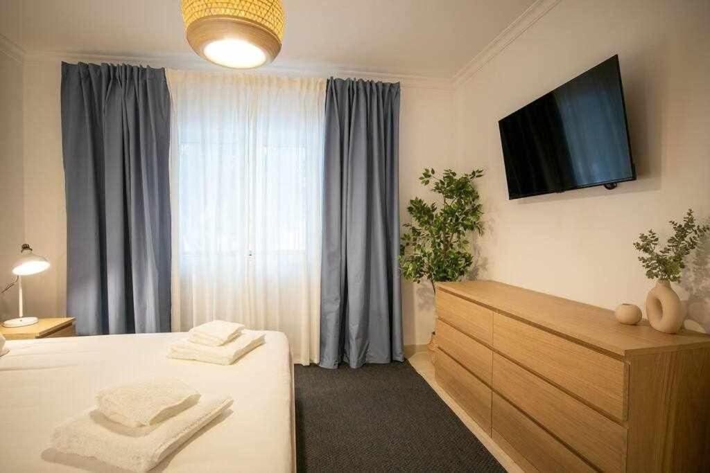 Modern 3Br Apt W/ Lg Terrace, Bbq, Ac & Parking Тавира Экстерьер фото