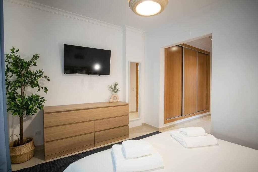 Modern 3Br Apt W/ Lg Terrace, Bbq, Ac & Parking Тавира Экстерьер фото