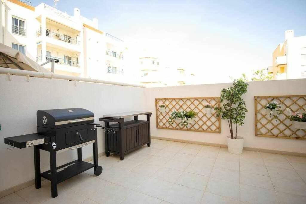 Modern 3Br Apt W/ Lg Terrace, Bbq, Ac & Parking Тавира Экстерьер фото